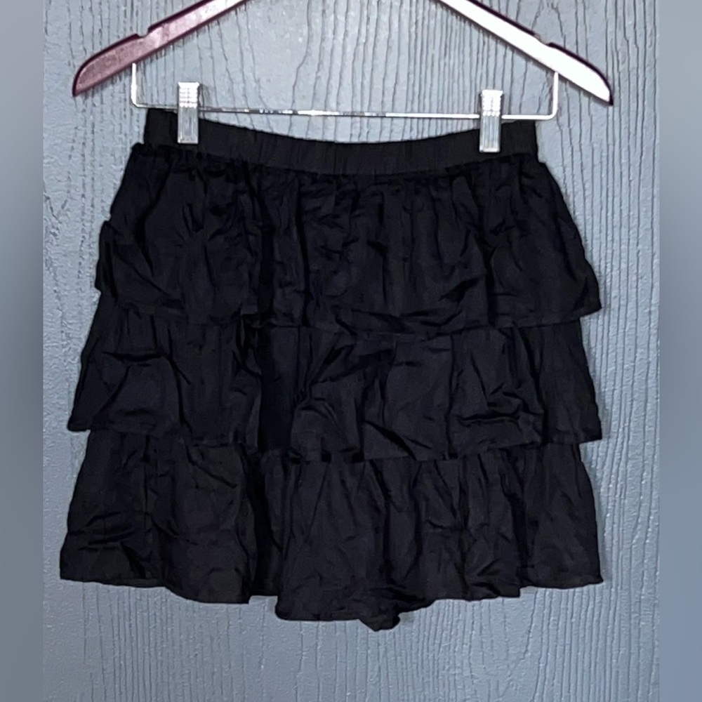 NWT- Evsie— Black Ruffled Skirt